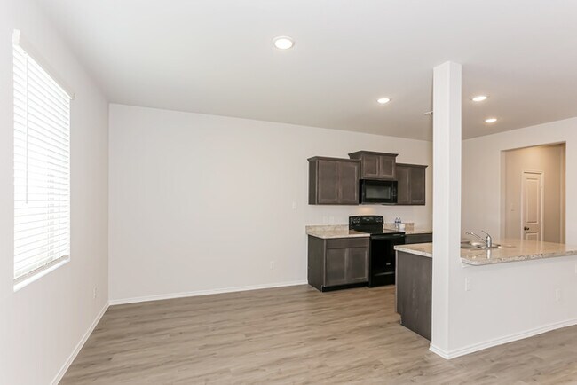 Foto del edificio - Christian Meadows - 1314 Ester Ln. Ennis, ...