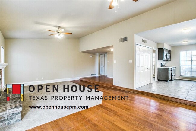 Building Photo - 824 Grand Teton Dr Plano