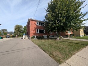 Building Photo - 534 Krug St