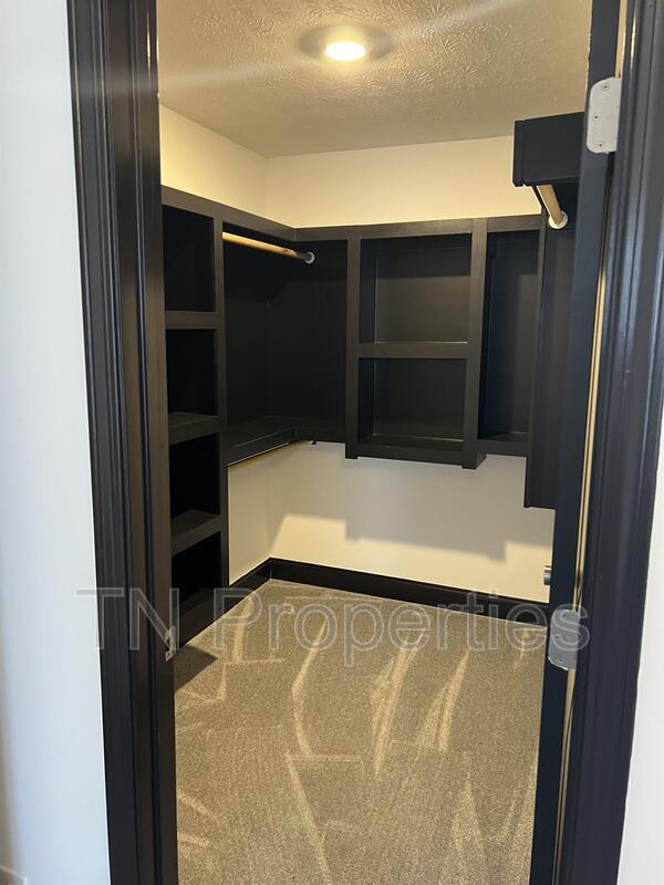 Foto del edificio - 297 Fieldstone Ln