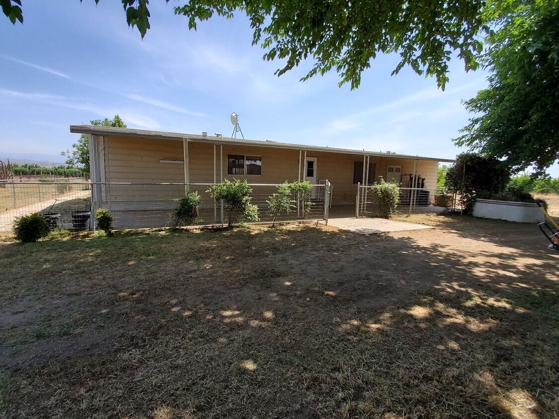 Primary Photo - Country Home & Horse Property!