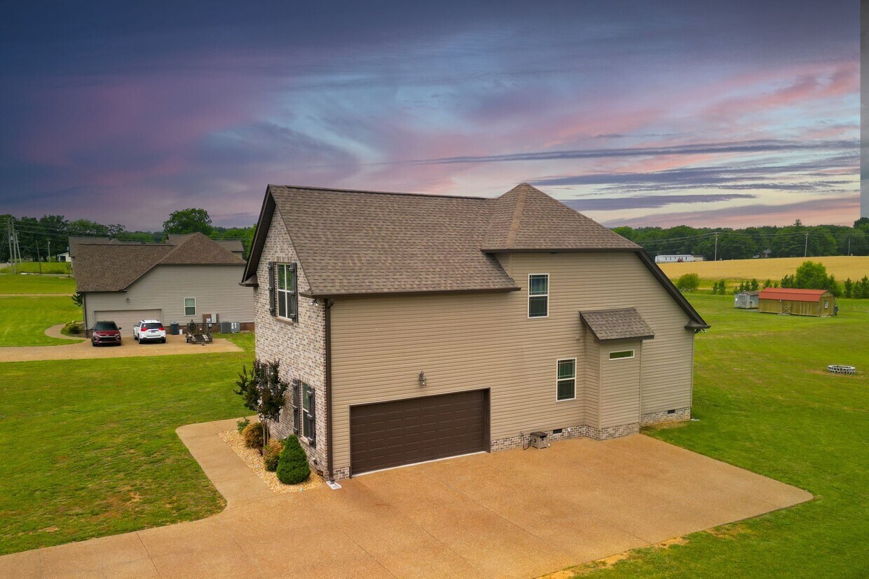 Building Photo - 2251 Bluebird Rd