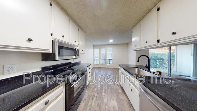 Foto del edificio - 905 Lakeside Dr