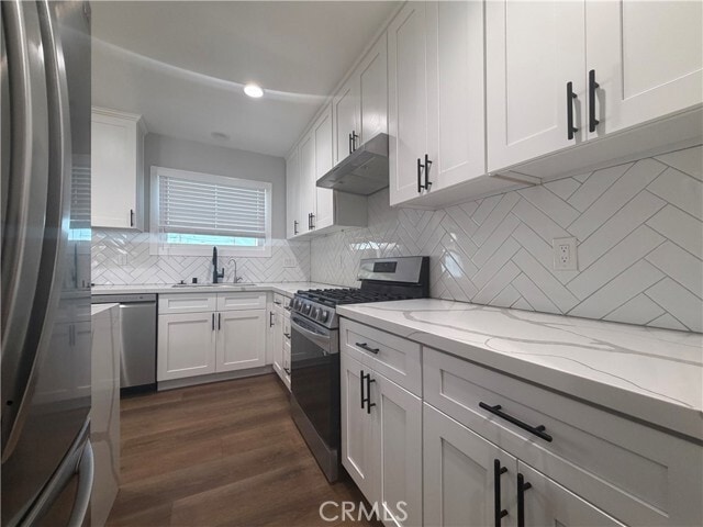 Building Photo - 14515 La Mesa Dr