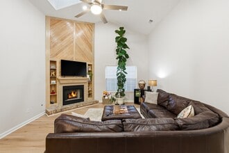 Building Photo - 1212 Pleasant Ridge Dr