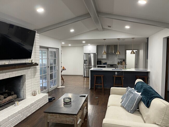 Foto del edificio - 7414 Meadow Rd