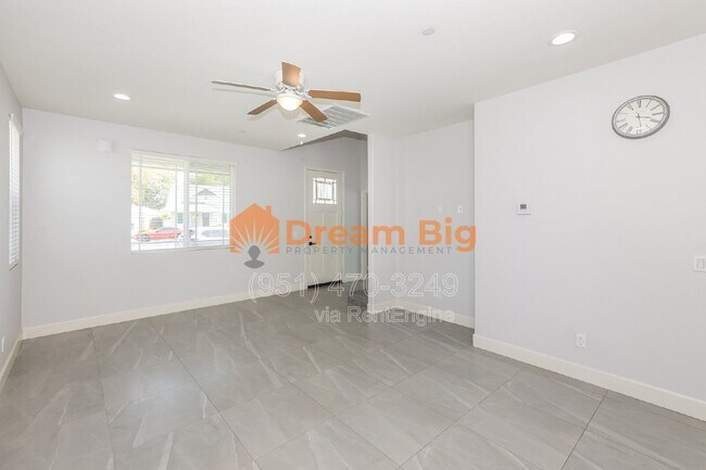 Foto del edificio - 5167 Peony Ct