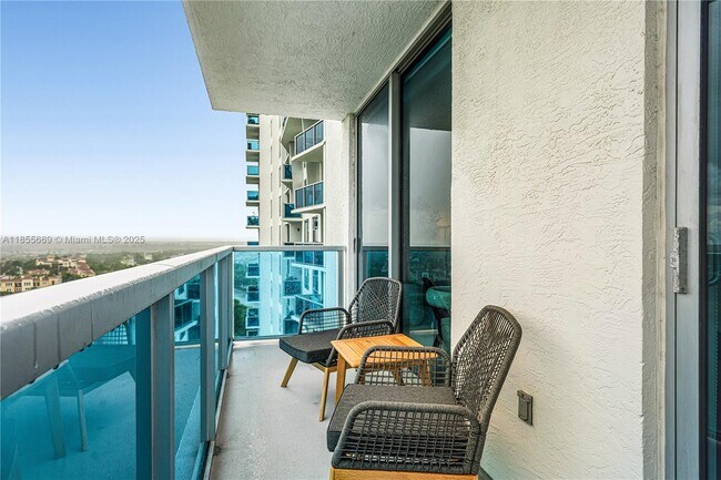 Building Photo - 2641 N Flamingo Rd