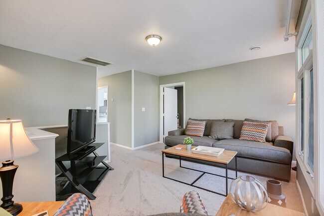 Living room - 432 Wheeler St N