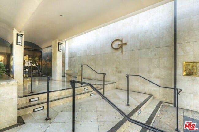 Building Photo - 1333 S Beverly Glen Blvd
