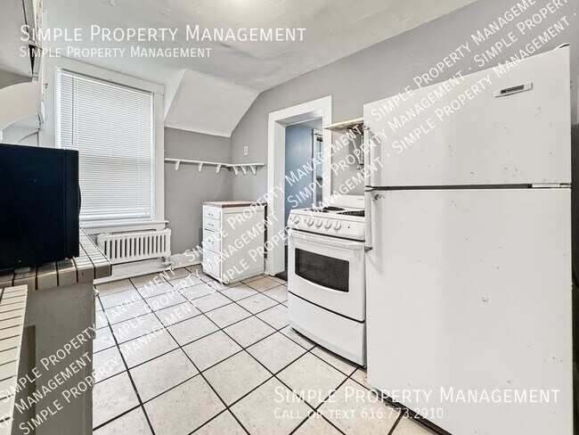 Foto del edificio - Available now: 2-bedroom, 1-bathroom with ...