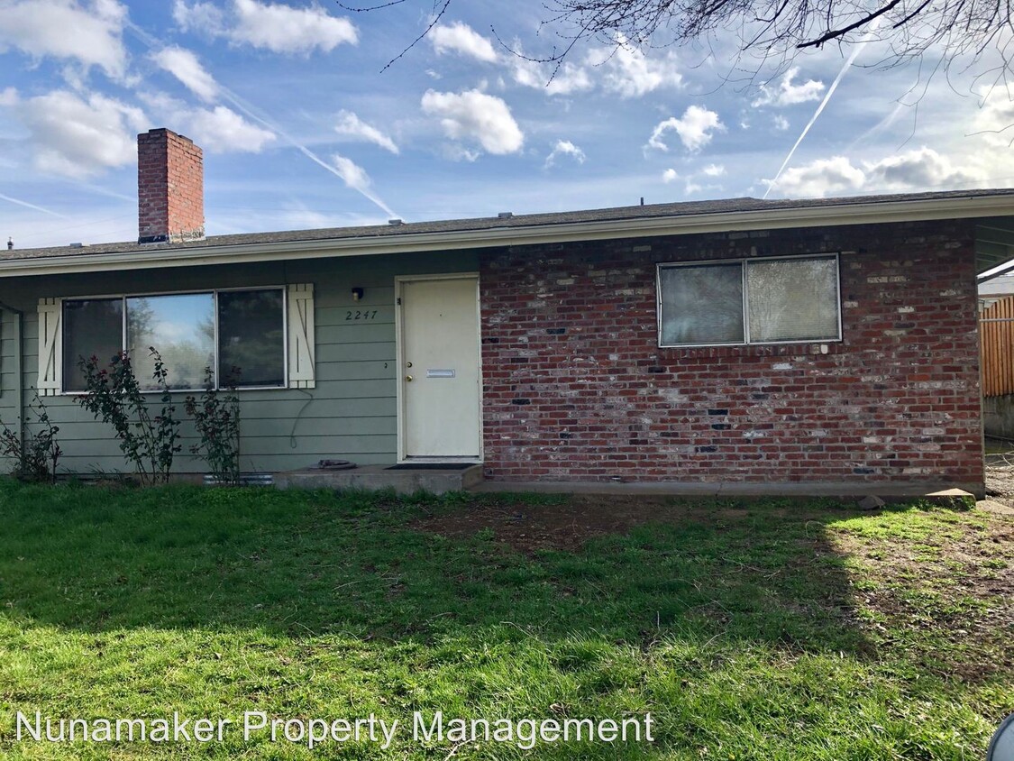 Primary Photo - 2241-2247 Eugene St