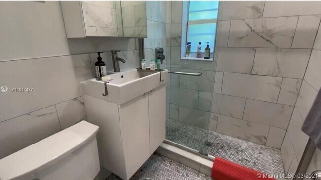 Foto del edificio - 540 NE 63rd St