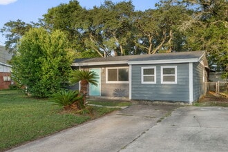 Building Photo - 19 Eglin St