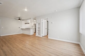 Interior Photo - 420 Windsor Rd