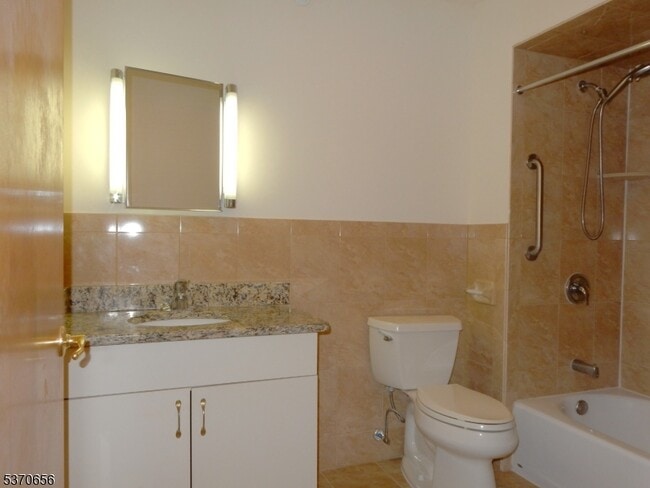 Foto del edificio - 50 Jane Dr