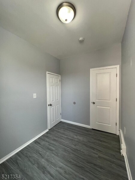 Building Photo - 596 River St