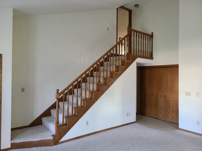 Building Photo - 9 Century Court