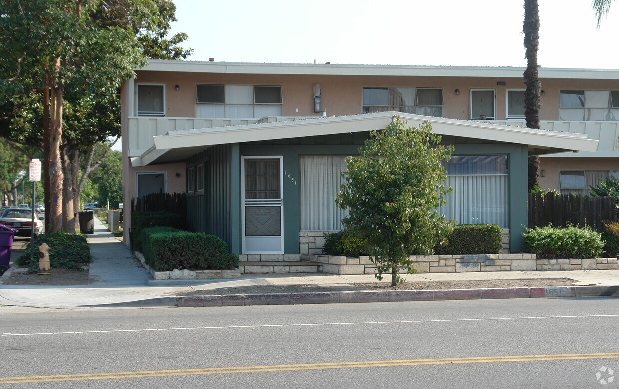 Foto del edificio - 1651-1659 E South St