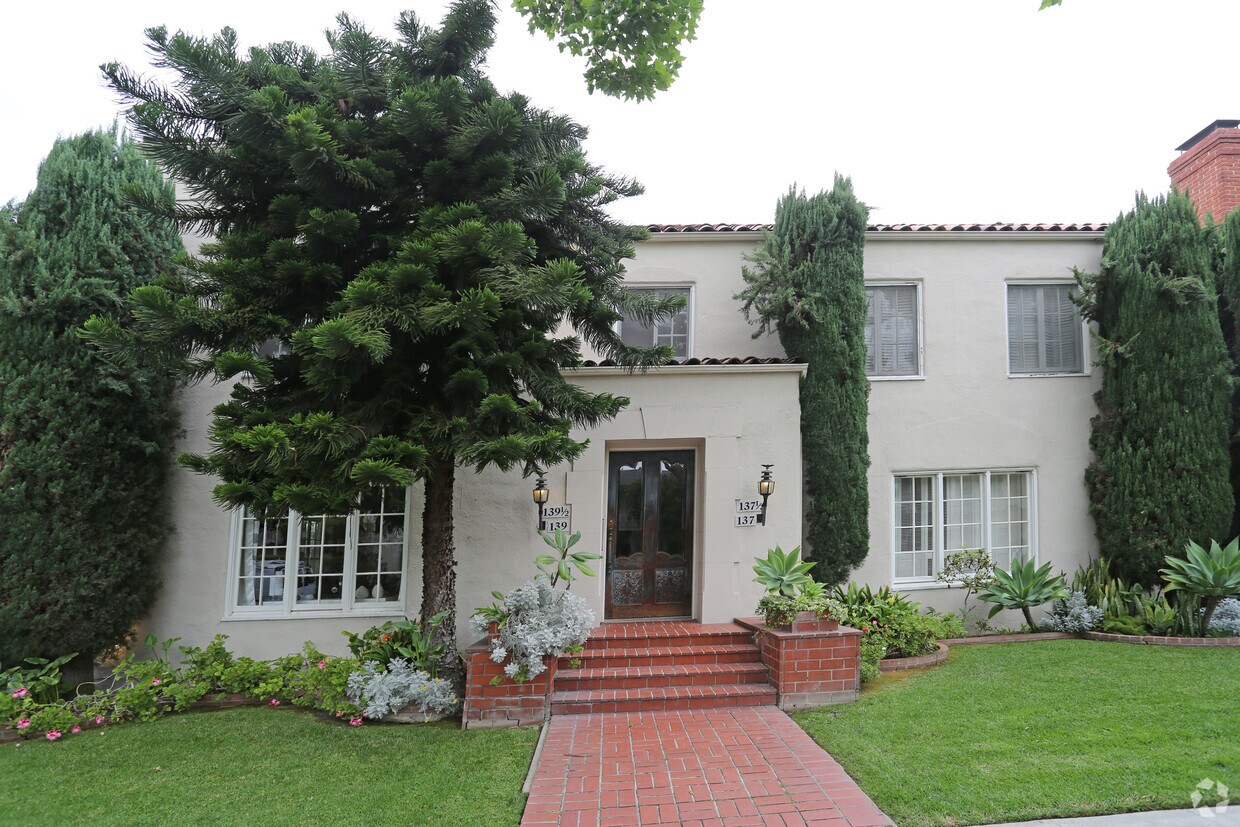 Primary Photo - 139 S Bedford Dr