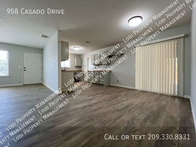 Building Photo - 958 Casado Dr
