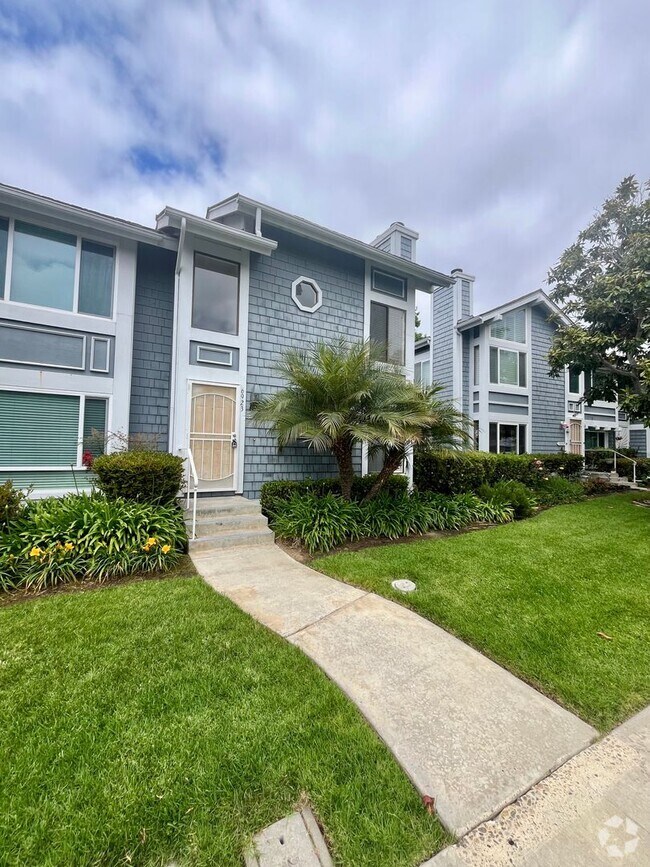 Building Photo - 6923 Carnation Dr