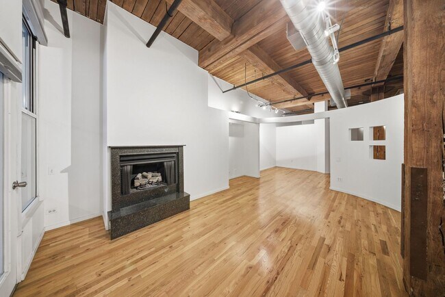 Foto del edificio - 1000 W Washington Blvd