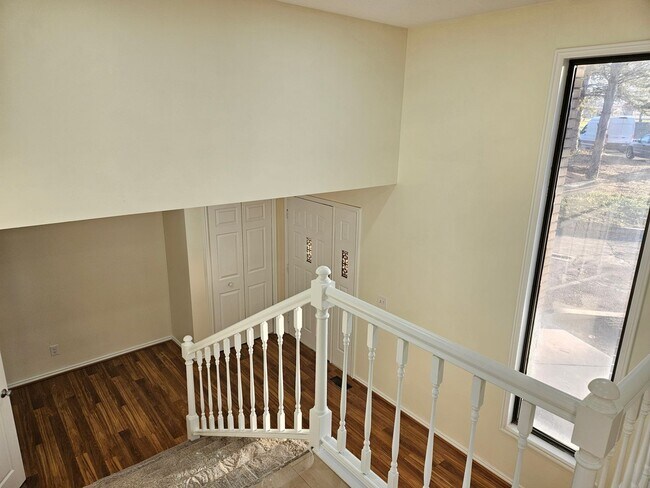 Building Photo - Amazing 4 Bd Home Horse Property on 2.5 Acre
