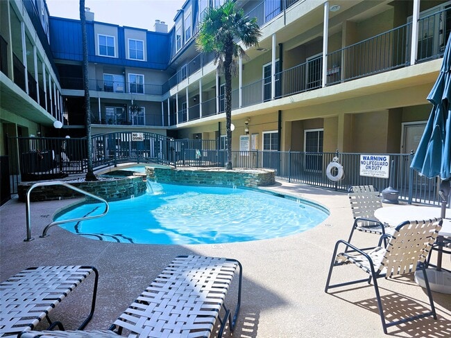 Foto del edificio - 921 Marine Dr