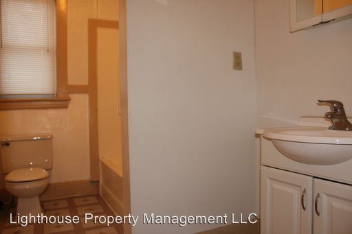 Building Photo - 458 E Apple Ave
