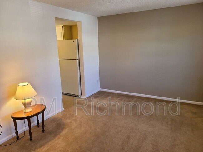 Building Photo - 9404 Tracey Lynne Cir