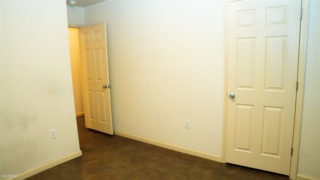 Building Photo - 3 br, 2 bath Duplex - 1112 Gum Street B