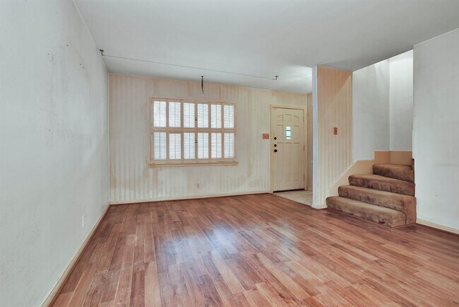 Building Photo - 5534 Holly St