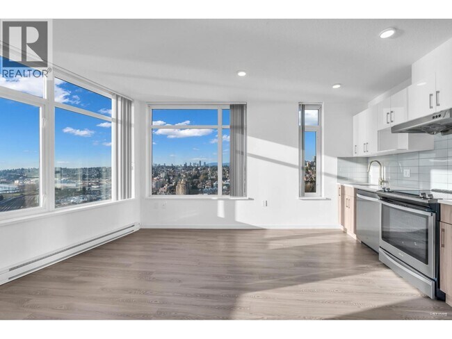 Building Photo - 900 Carnarvon St