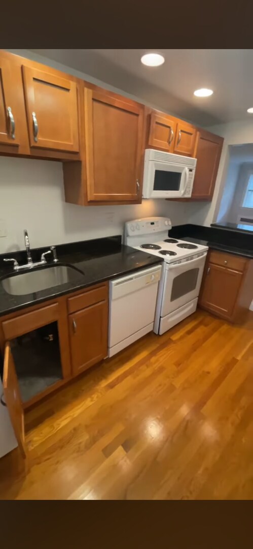 Foto del edificio - * NEWTON * Professional Upscale with parking - MBTA GL-D Waban