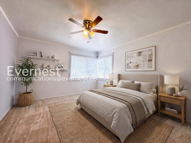 Foto del edificio - 3 Bed/2 Bath Home with Garage & Fenced Yard / Available Now!