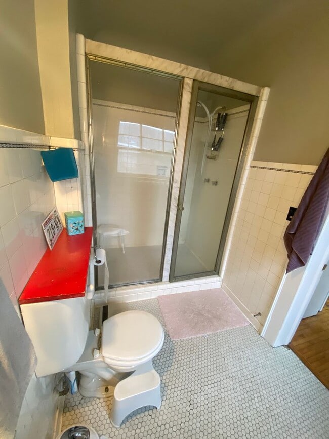 Building Photo - Second floor original guestroom of 1902 Ma...