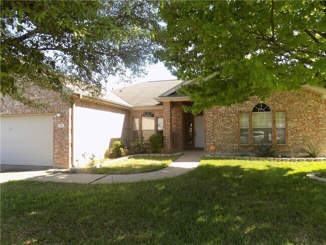Building Photo - 903 Hollow Trail Ct