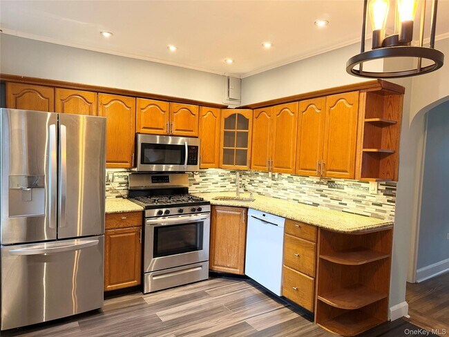 Foto del edificio - 412 Larchmont Acres