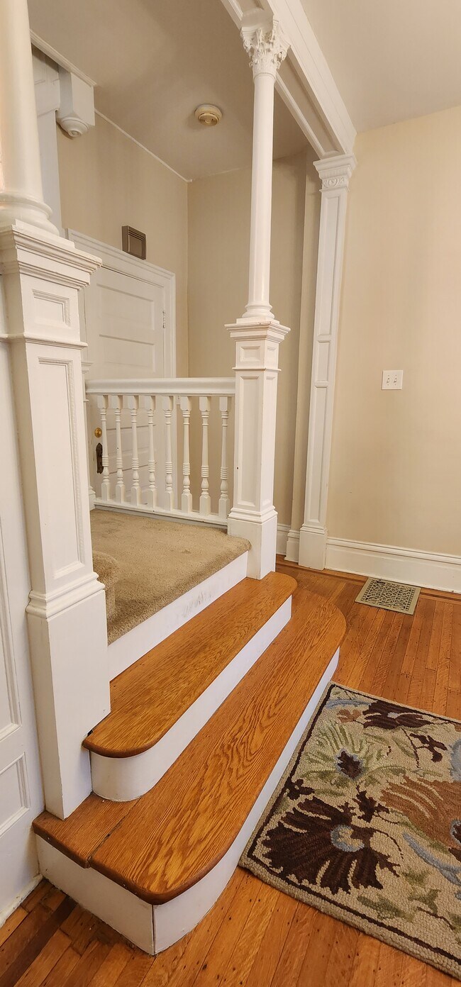 Unique Entry Features - 68 Hawthorne Ave