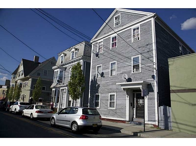 Primary Photo - 230 Dean St