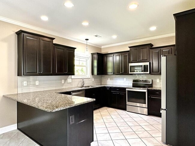 Foto del edificio - 3613 Camberly Dr