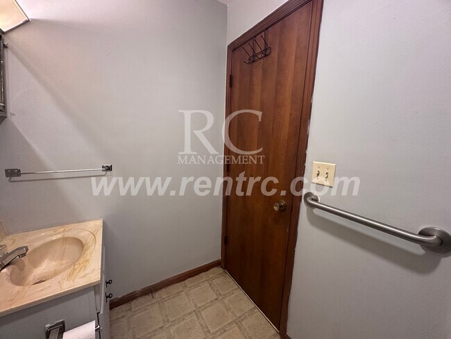 Building Photo - 116-C South Street-