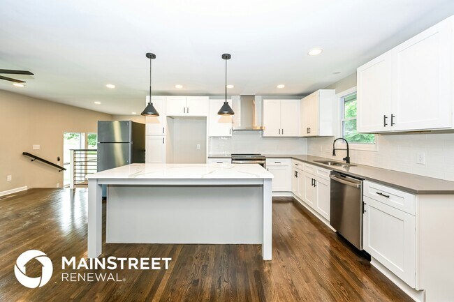 Foto del edificio - 4932 Aquatic Rd