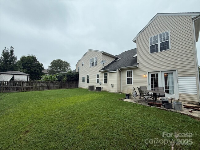 Building Photo - 11042 Woods Corner Ct