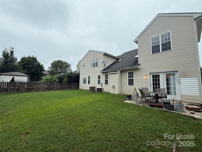Foto del edificio - 11042 Woods Corner Ct