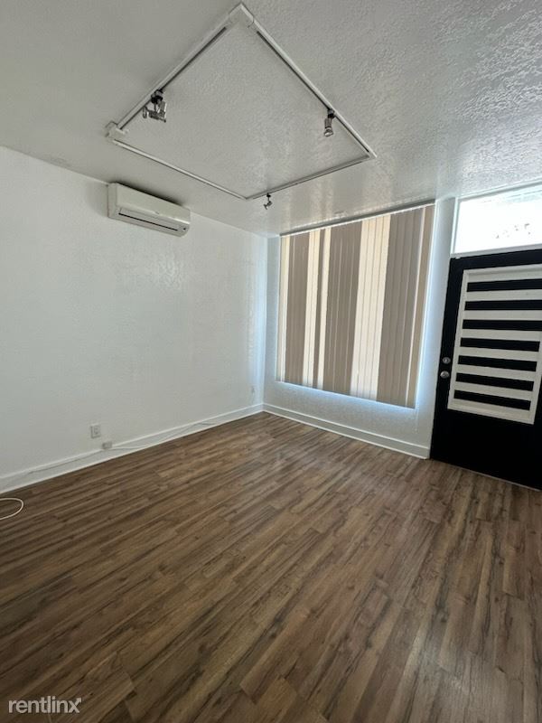 Foto del edificio - 1 br, 1 bath 4plex - 2581-85 University Av...