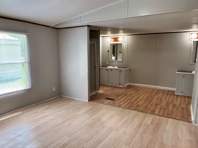Building Photo - Centralia Estates