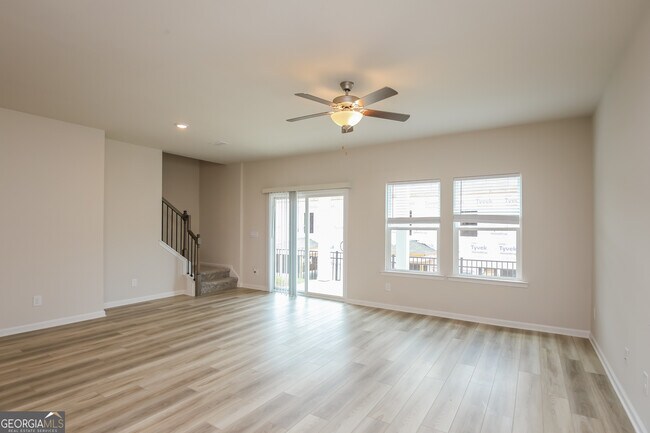 Foto del edificio - 1347 Sunny Lk Dr