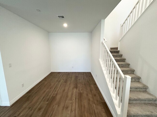 Foto del edificio - 3/BD 3/BA Stylish Summerlin West Townhome ...